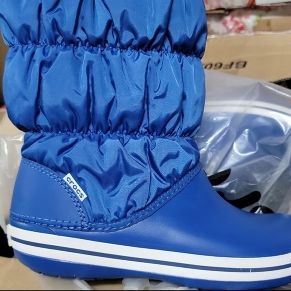 CROCS Women's Winter Puff Boots Get ready for winter. Different sizes - Picture 3 of 6